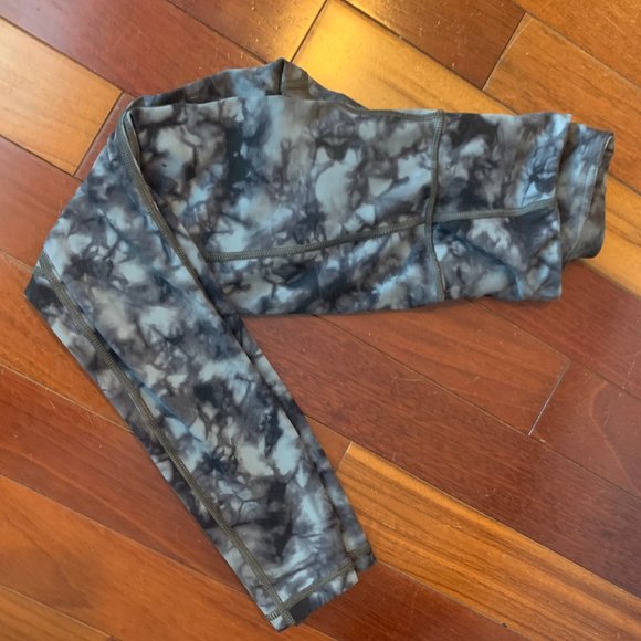 Tie Dye Salutation 7/8 Tight In Powervita - Picture 3 of 4